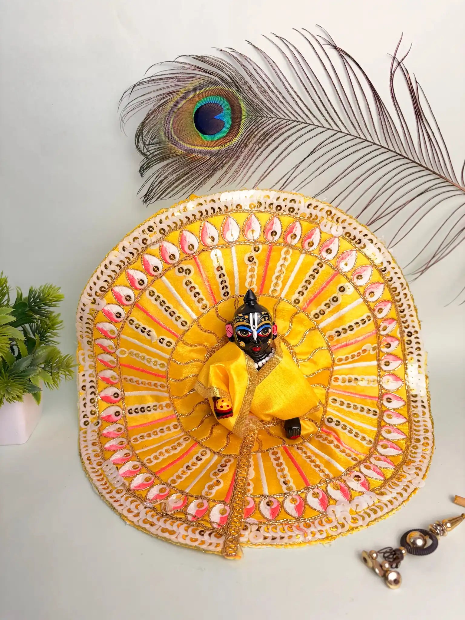 Size 6 Golden Yellow Laddu Gopal Poshak – Festive Shringar Dress with Sequins