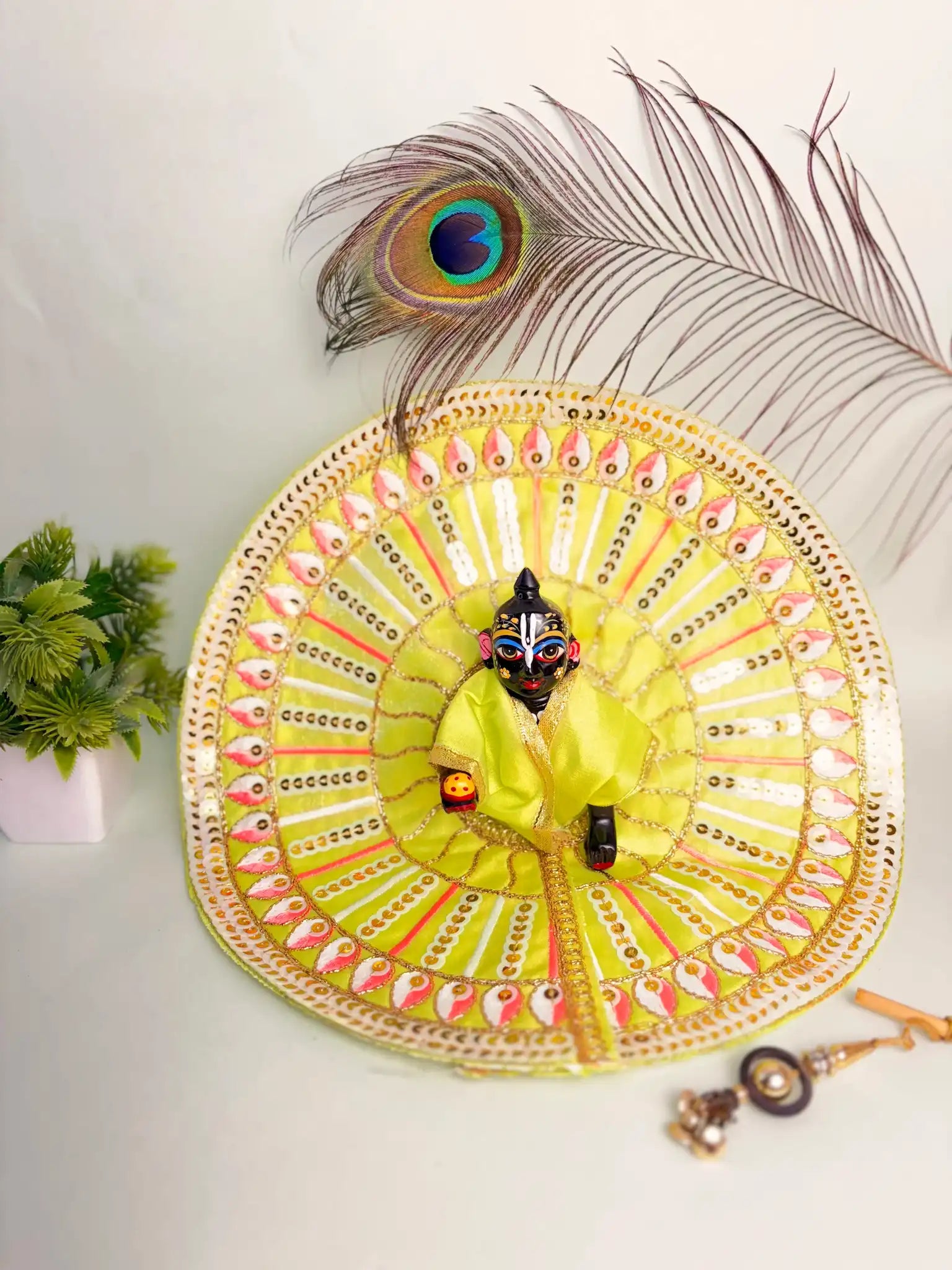 Size 6 Lemon Yellow Laddu Gopal Poshak – Graceful Dress for Daily Darshan