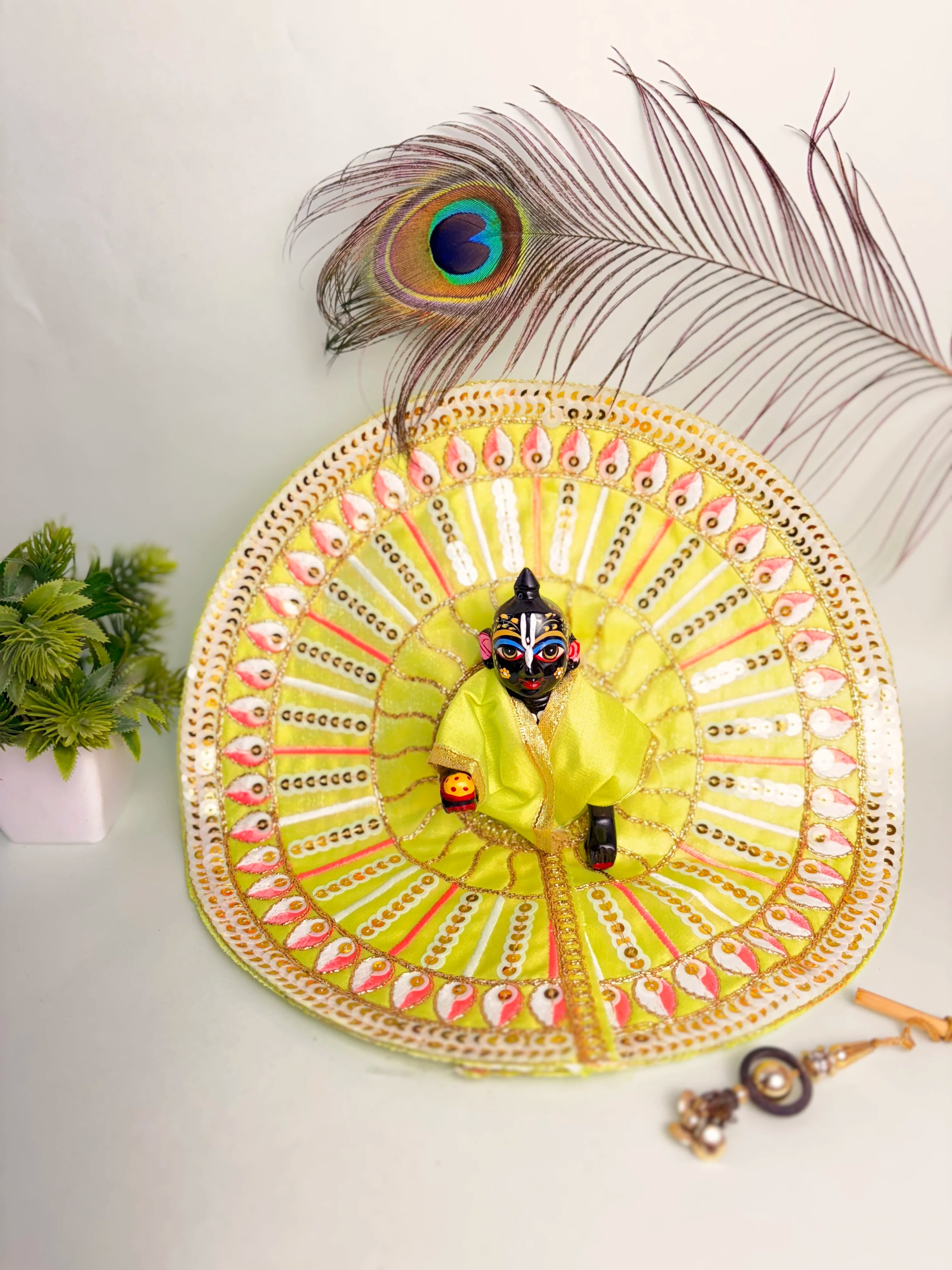 Size 6 Lemon Yellow Laddu Gopal Poshak – Graceful Dress for Daily Darshan