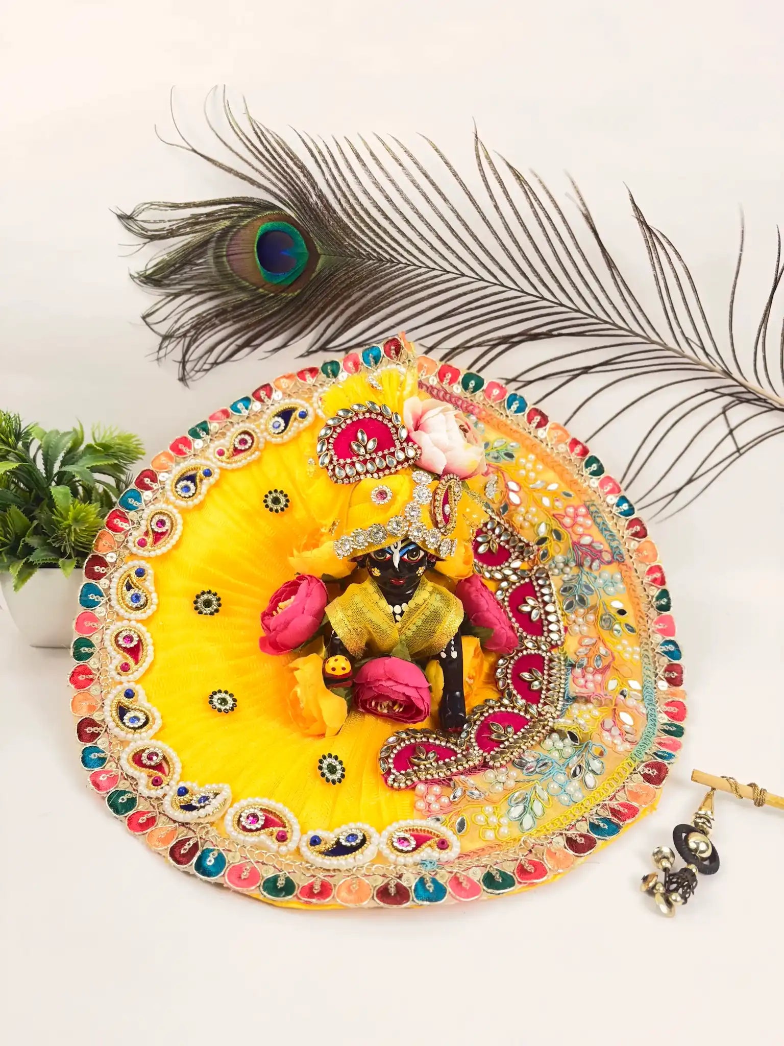 Golden Aura Laddu Gopal Poshak with Pagdi & Mala